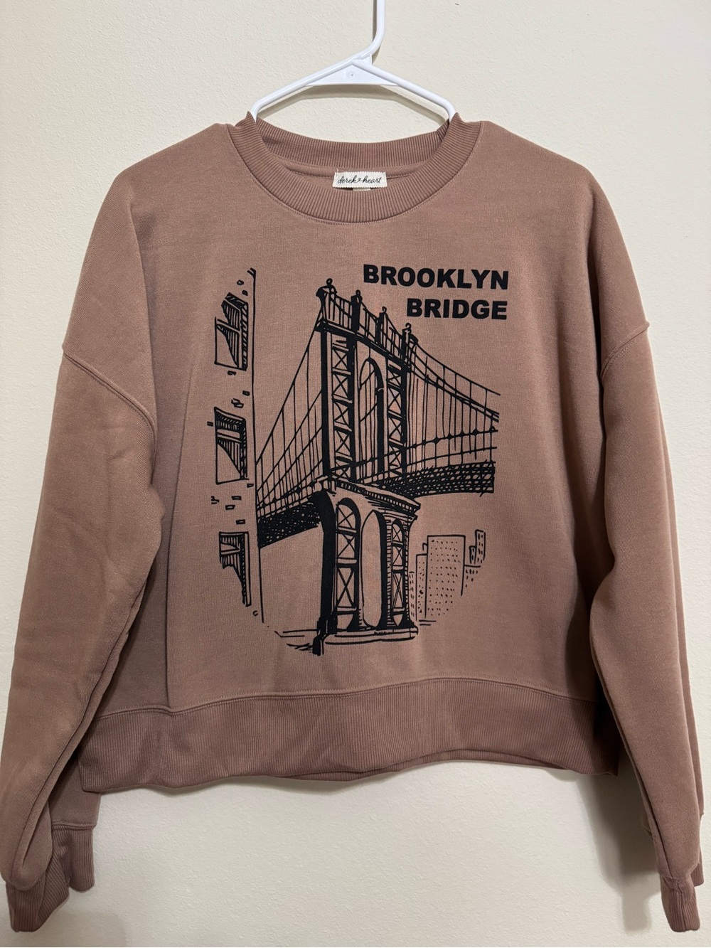 Derek Heart Brown 'Brooklyn Bridge' Graphic Crewneck Sweater